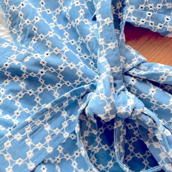 Embroidered belted Women's Dress - Picture 6 of 7